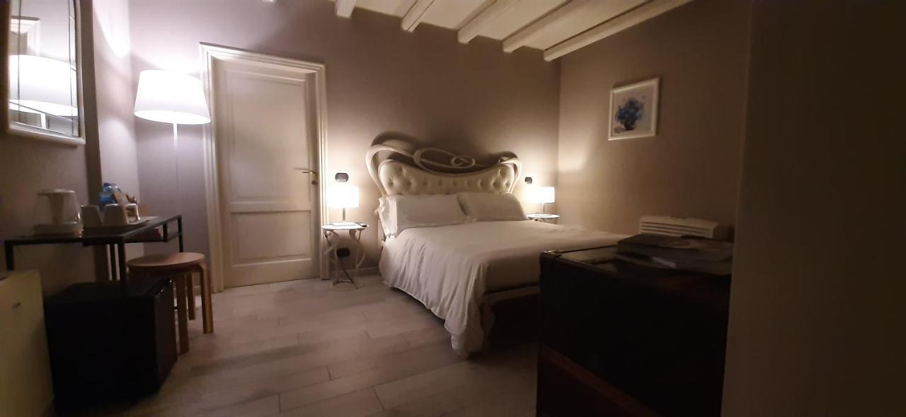 Casale Raffaello B&B Como Albese Con Cassano Zewnętrze zdjęcie