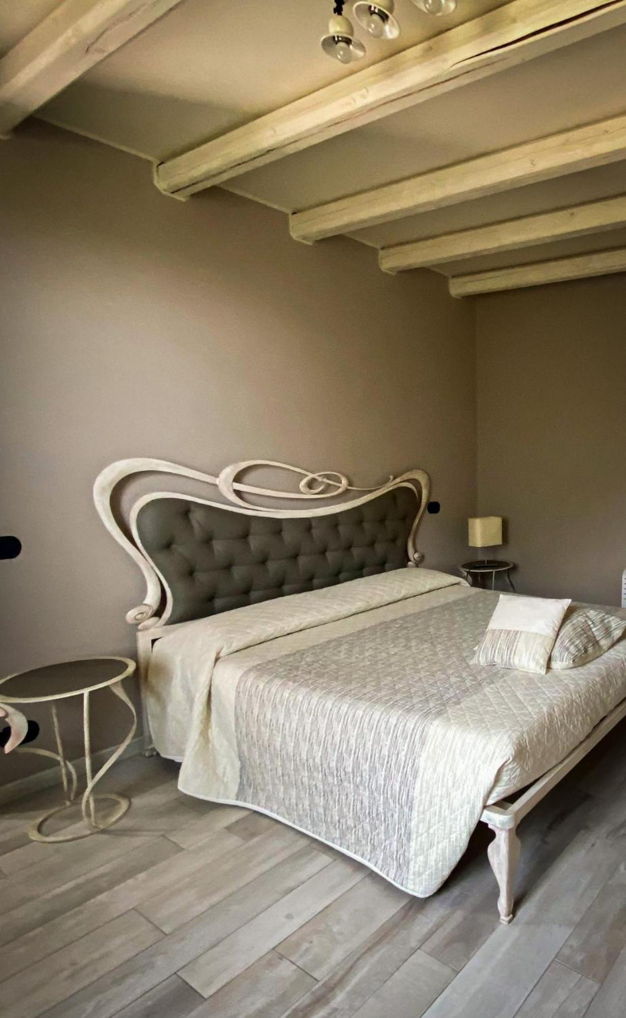 Casale Raffaello B&B Como Albese Con Cassano Zewnętrze zdjęcie