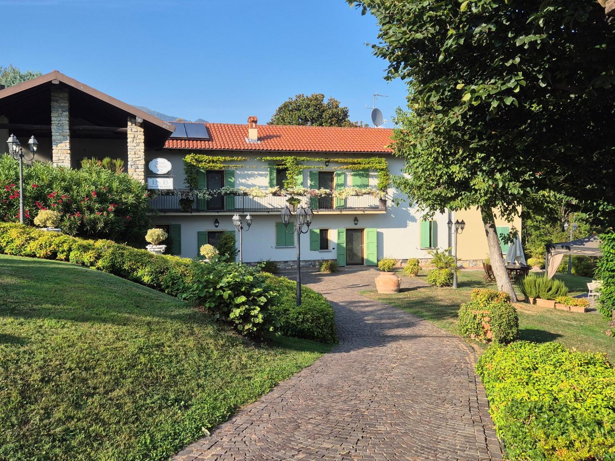 Casale Raffaello B&B Como Albese Con Cassano Zewnętrze zdjęcie